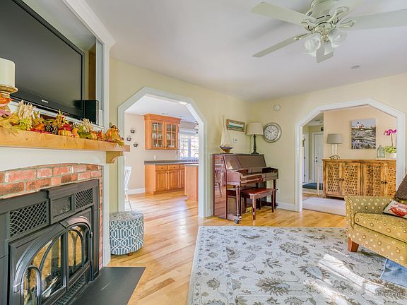 19 Acorn Ridge Rd Freeport ME05