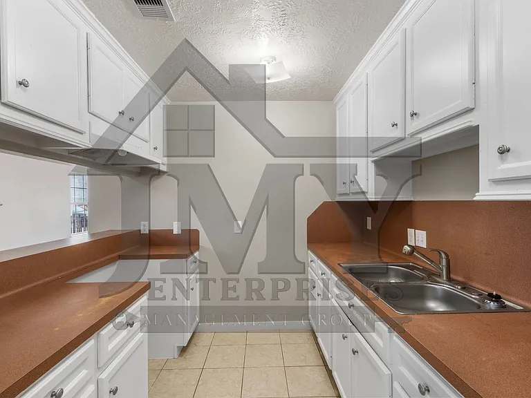 2530 Aldon St — Photo 53