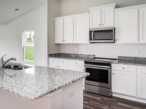 3rd image of 244 Custer Dr