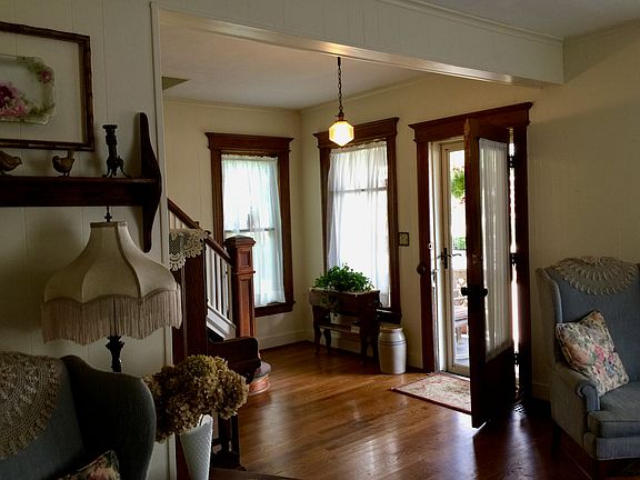 4th image of 33324 Oakland Ave