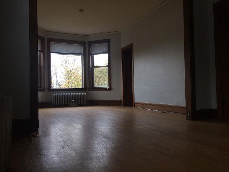1st image of 2214 W Wilson Ave APT 3