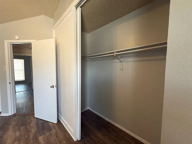 2250 Aspen Dr — Photo 8