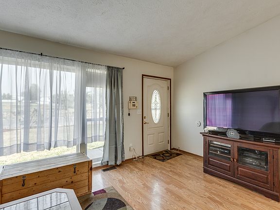 4th image of 410 S Forest Ave