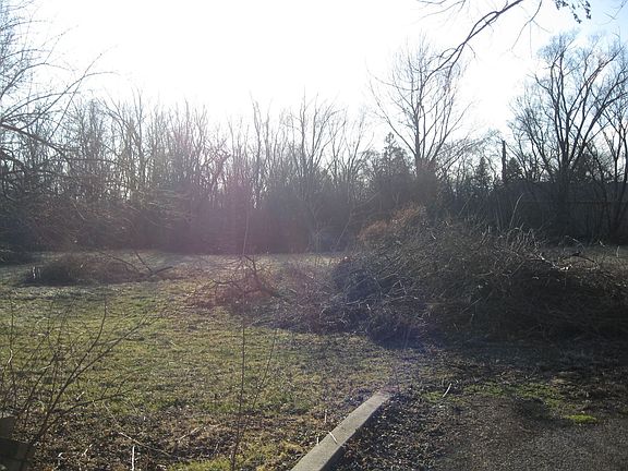 5th image of 8725 W 131st St