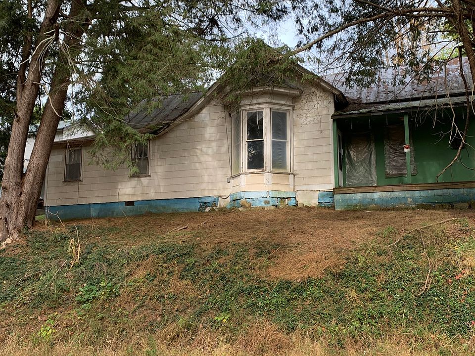 1st image of 624 S Court St