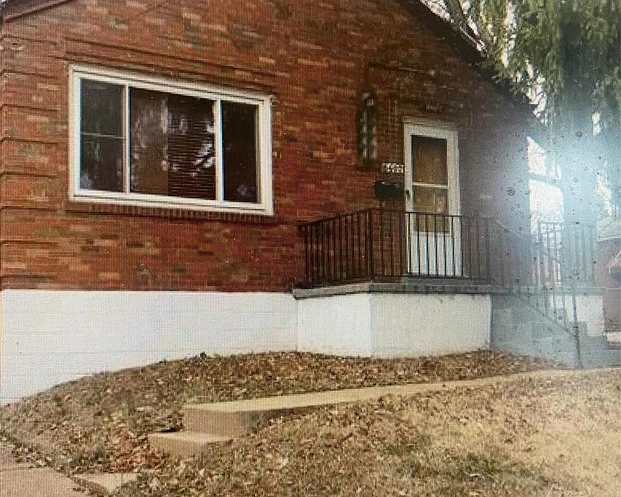1st image of 8407 McLaran Ave