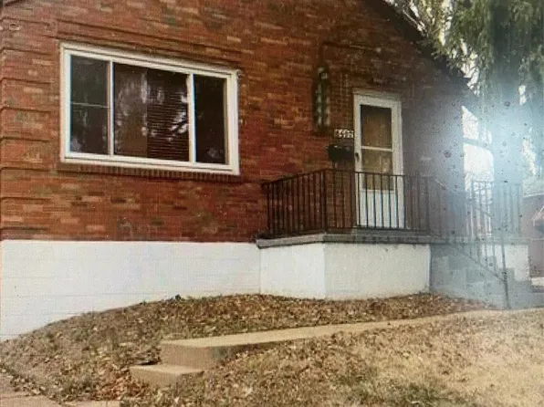 8407 McLaran Ave, Saint Louis, MO 63136