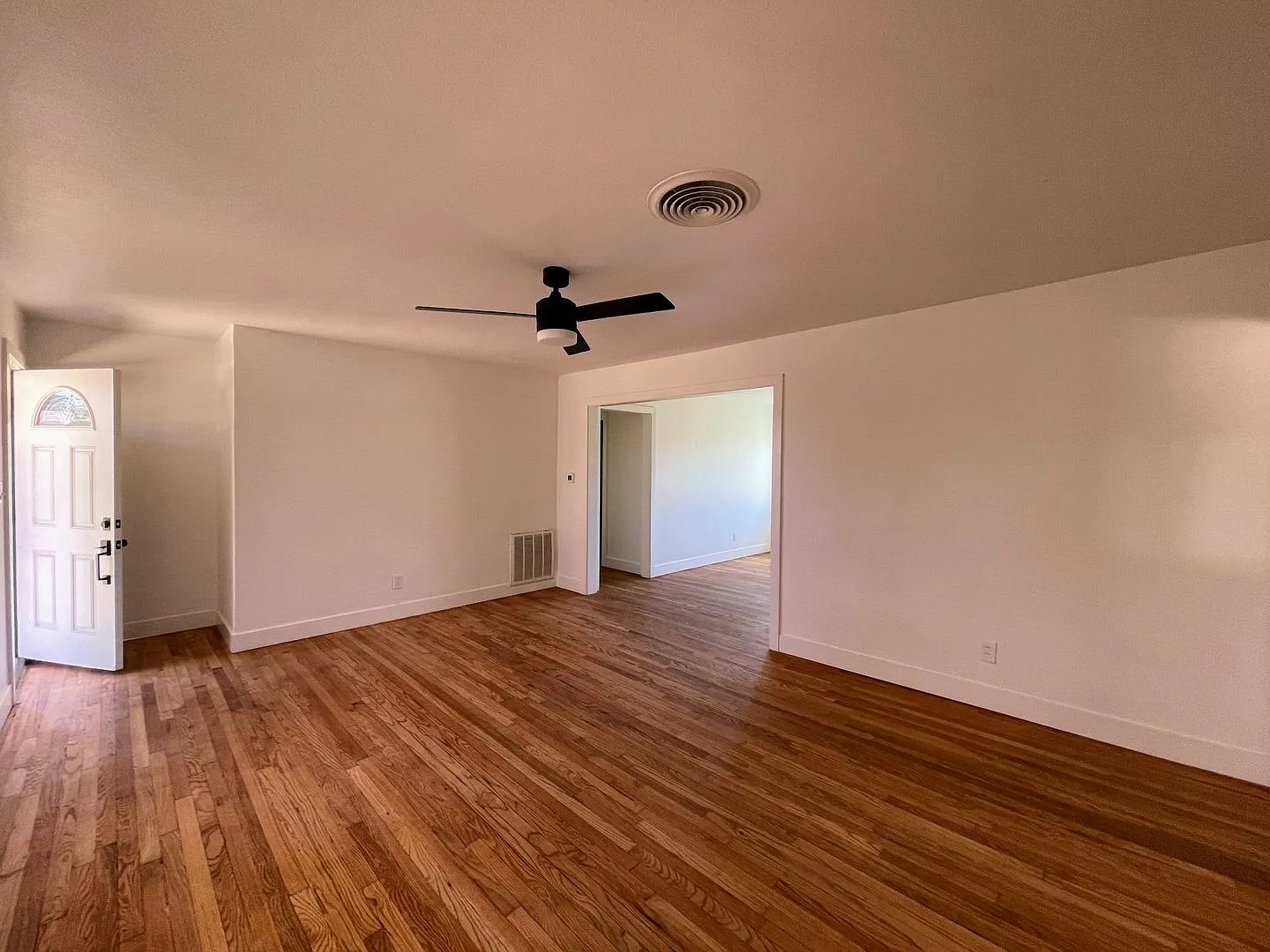 Charming 3BR/2BA Home in Lamesa Move-In Ready! — Photo 3
