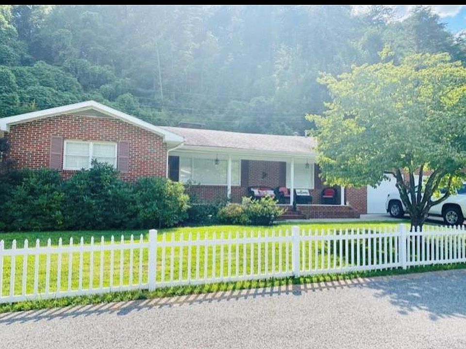 1st image of 129 Clark Dr