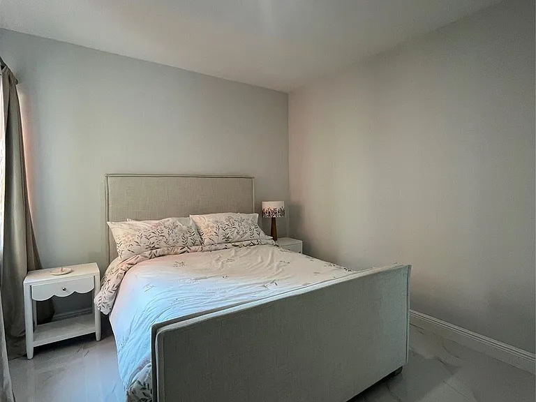 2650 Lake Shore Dr #803 — Photo 10