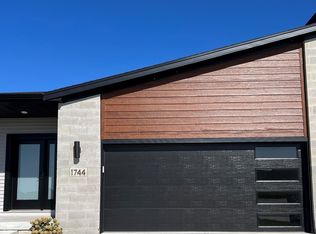 1744 Millstone Dr, Normal, IL 61761