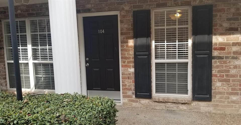1st image of 6410 Del Monte Dr APT 104