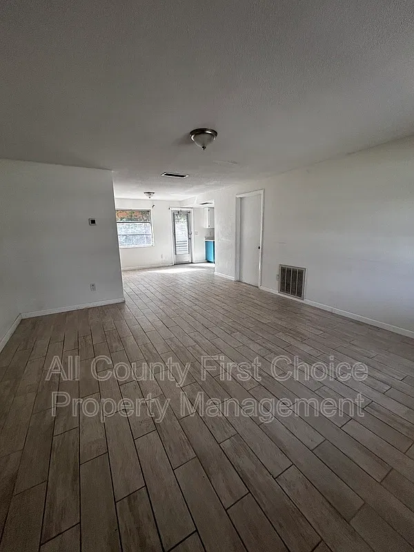 2 bed, 2.0 bath, 1028 sqft, $1,995 — Photo 3