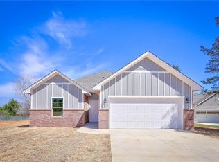 9136 Prairie Dog Dr, Edmond, OK 73034