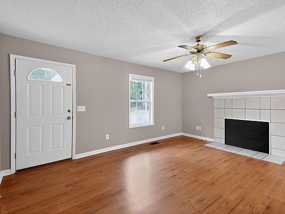 5th image of 127 Renaissance Way