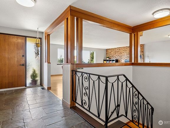 4th image of 4203 Olympic Boulevard W