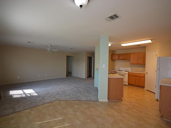 2nd image of 410 Goldenrod St