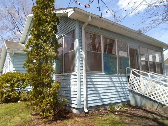 718 Jay St photo 1