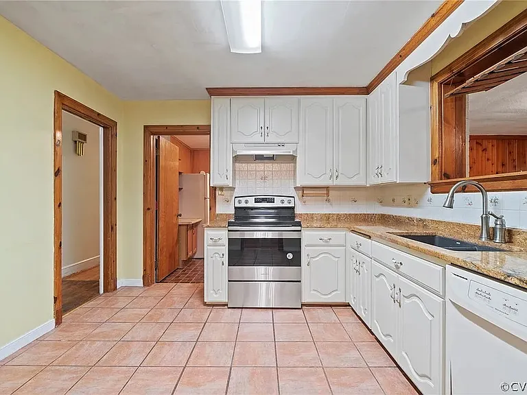 705 Woodberry Rd — Photo 9