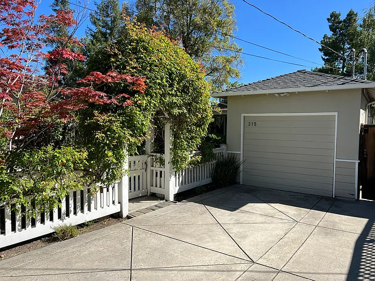 315 Sequoia Ave — Photo 3