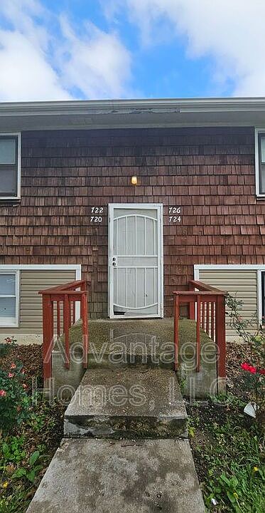 1st image of 726 N 70th St