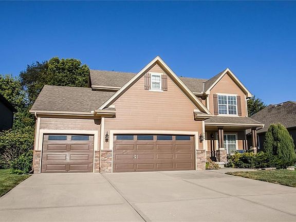 2nd image of 354 SE Wood Ln
