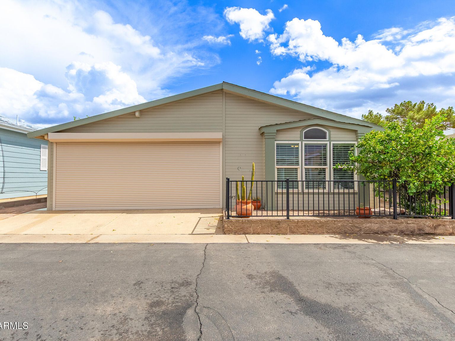 650 N Hawes Rd #ROAD2845