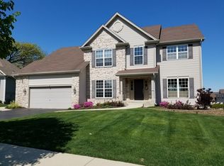 1495 Prairie Pointe Dr, South Elgin, IL 60177
