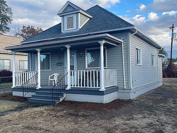 2nd image of 613 W Birch St