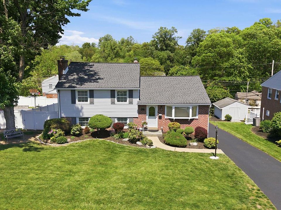 1st image of 447 Maddock Rd