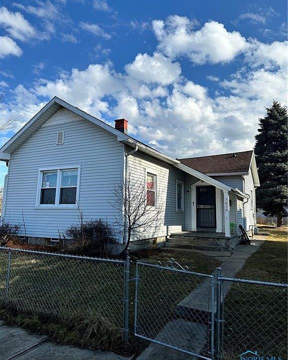 2nd image of 1610 Walnut St