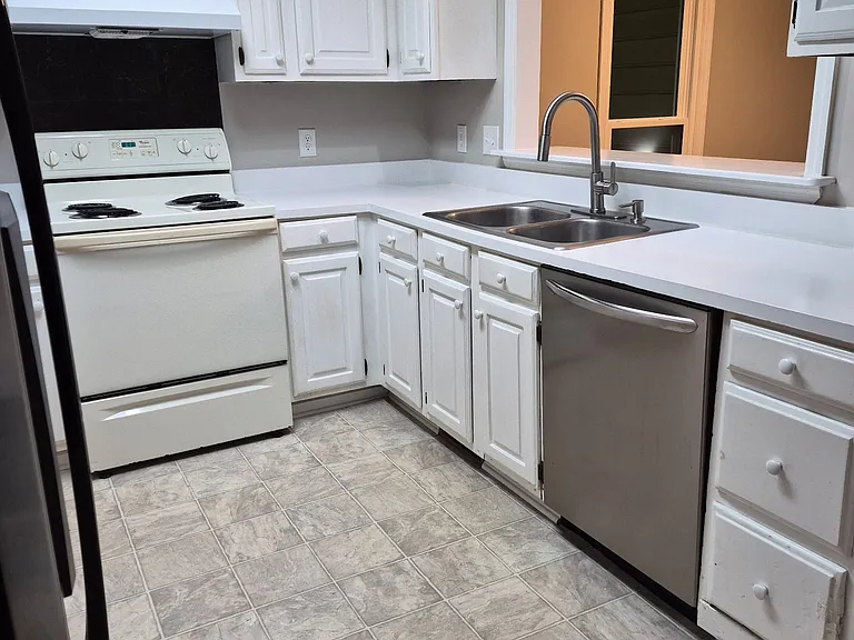 40 Hunters Path Rd — Photo 7