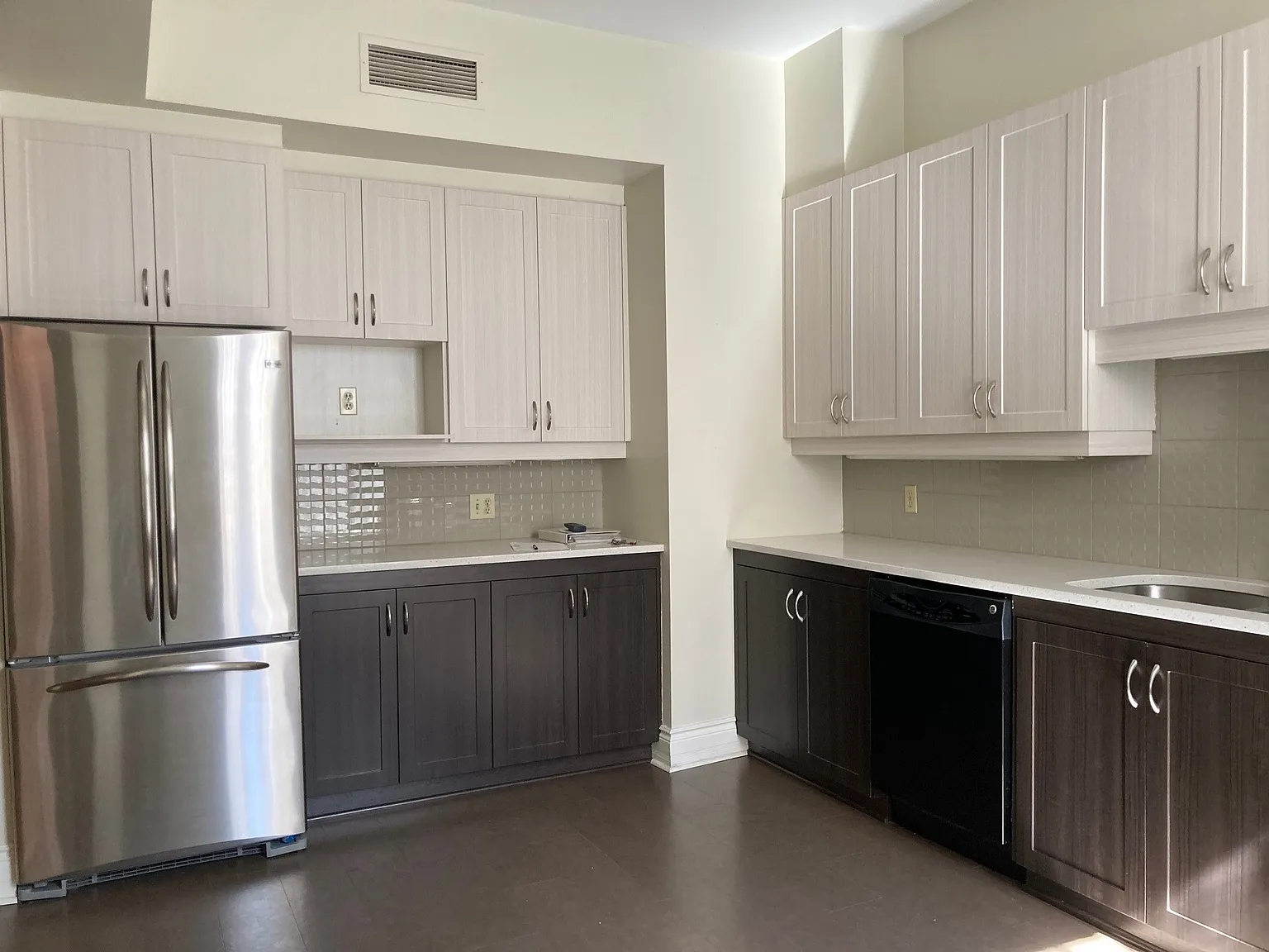 2 bed, 1100 sqft, $3,100 — Photo 3