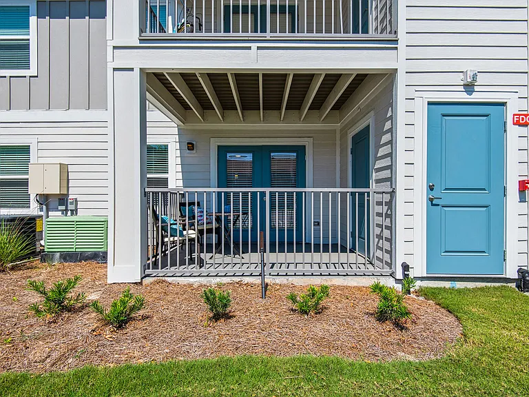 Stanford Pointe — Photo 9