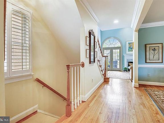 4th image of 2311 Highland Ave