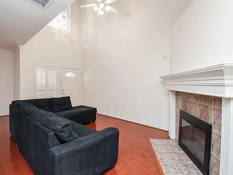 13646 Garden Grove Ct — Photo 7