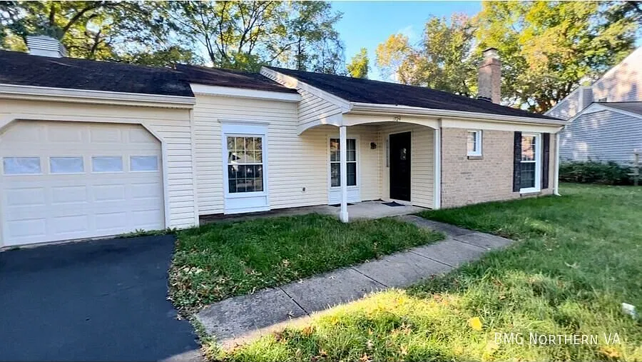 Fantastic 3BR/2BA Home Sitting On A Spacious Lot In Beautiful Kingston Chase — Photo 2