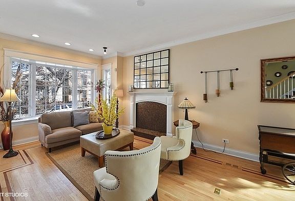 2nd image of 2161 W Warner Ave