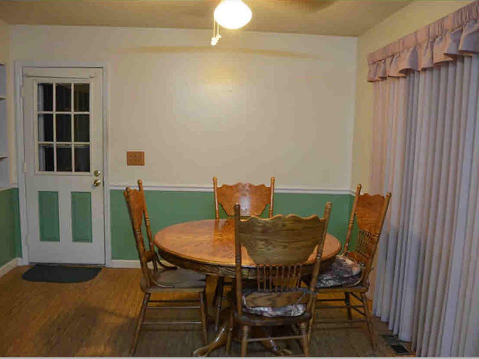 2nd image of 605 Holly Cir