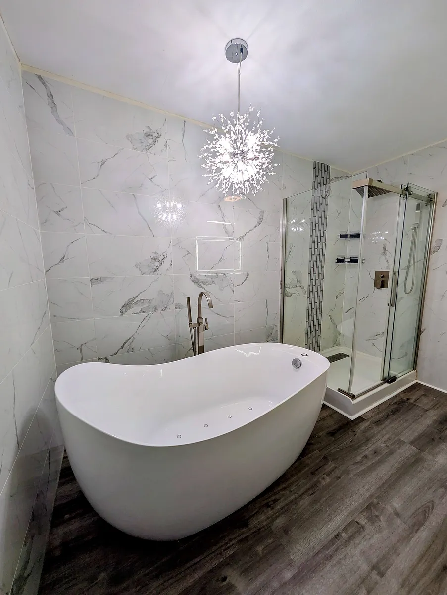 Master Bath with soaking tub - 6510 Whispering Loop #A
