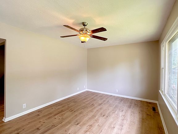 3rd image of 1020 S 22nd St