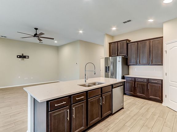 3rd image of 82814 Station Ct