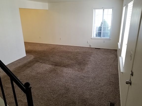 3rd image of 34724 Jefferson Ave