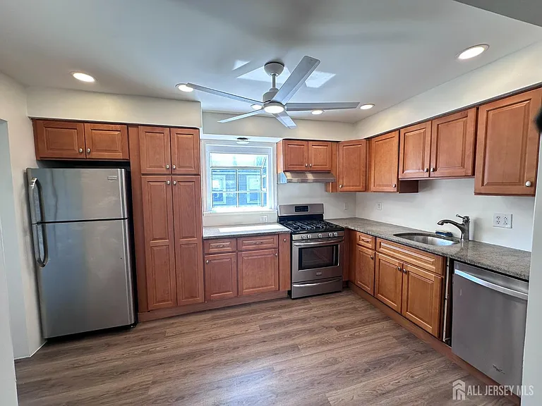 163 Passaic Ave — Photo 5
