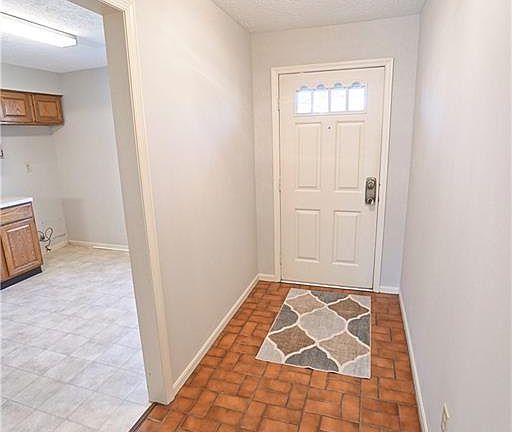 3rd image of 606 Pine Needles Dr