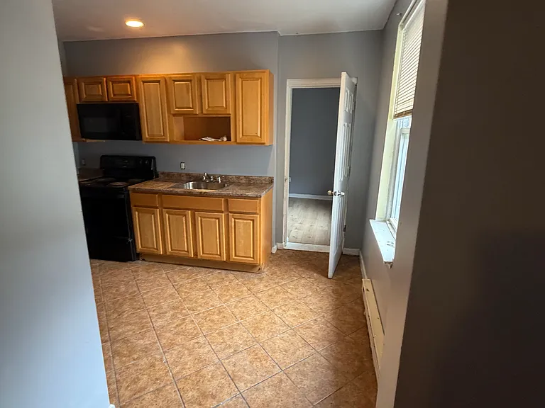 3501 N 22nd St #1-R — Photo 1