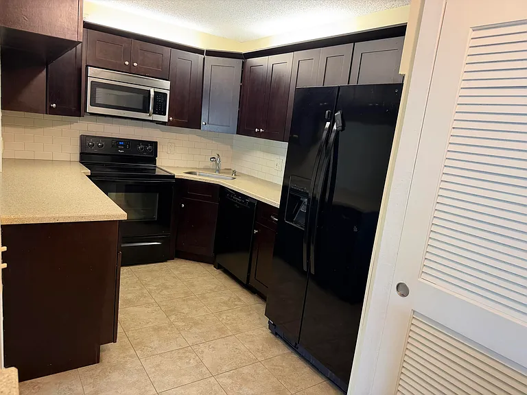 726 Sunny Pine Way #B2 — Photo 14