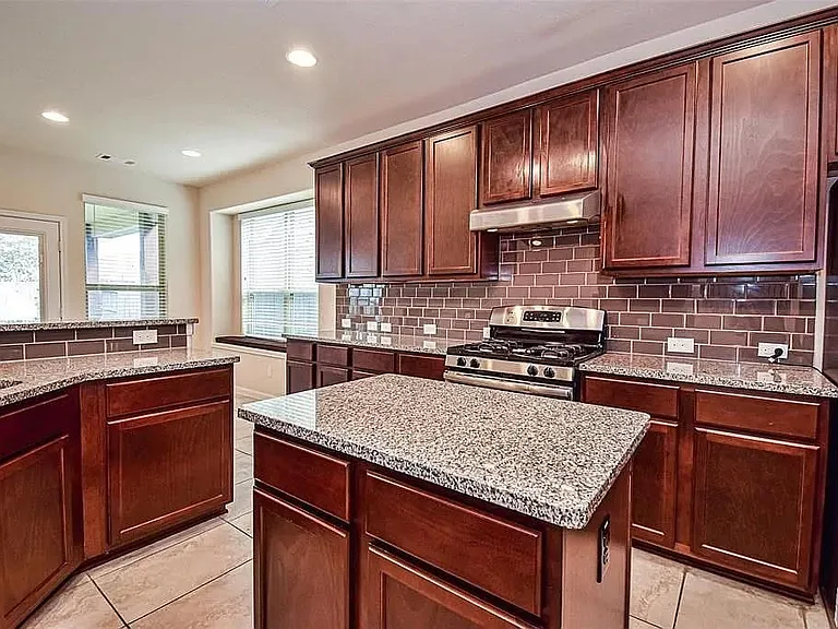 17626 Sauki Ln — Photo 6