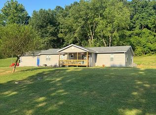 471 Congress Rd, Belpre, OH 45714