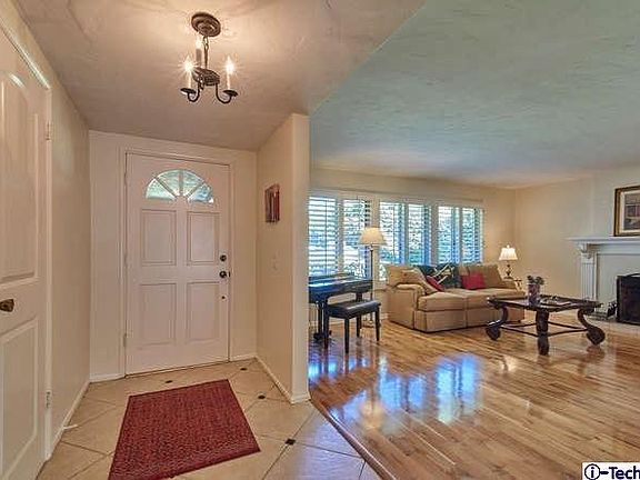 4th image of 1050 El Caballo Dr